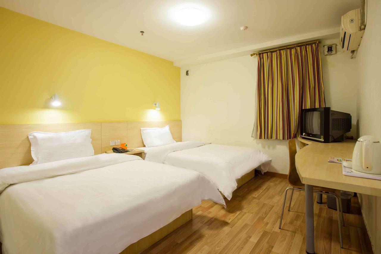 7Days Inn Dongguan Houjie Conference & Exhibition Center 객실 사진